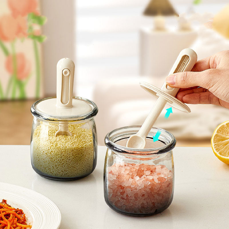 Telescopic Sealed Condiment Jar: One-Piece Lid & Scoop Design