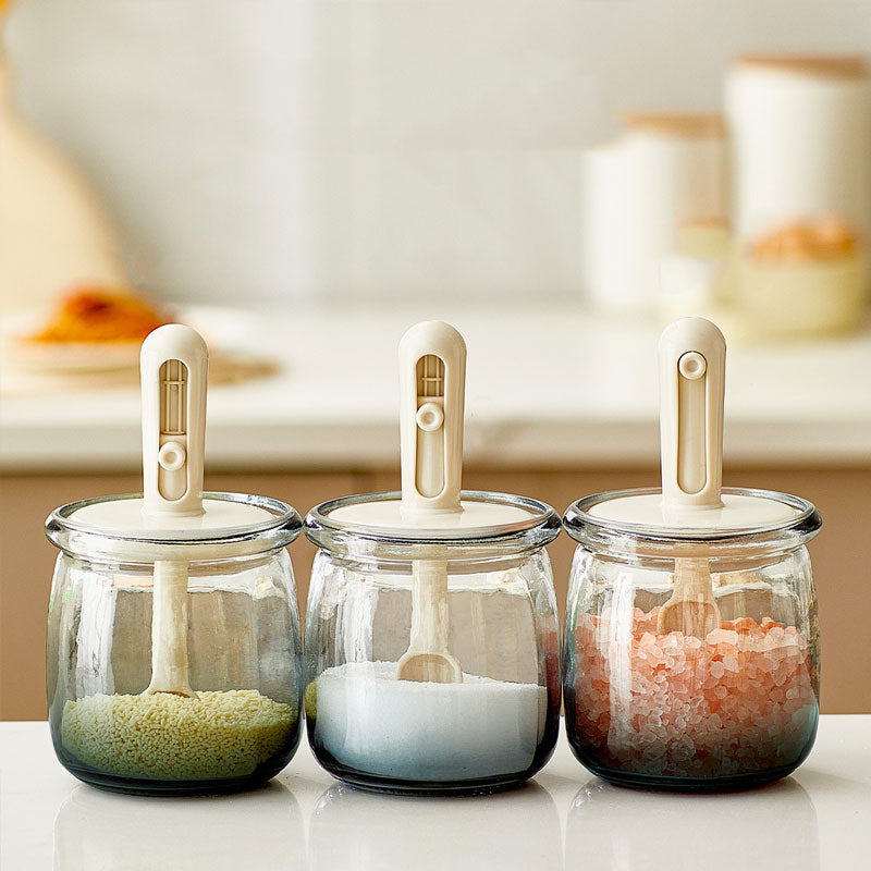 Telescopic Sealed Condiment Jar: One-Piece Lid & Scoop Design